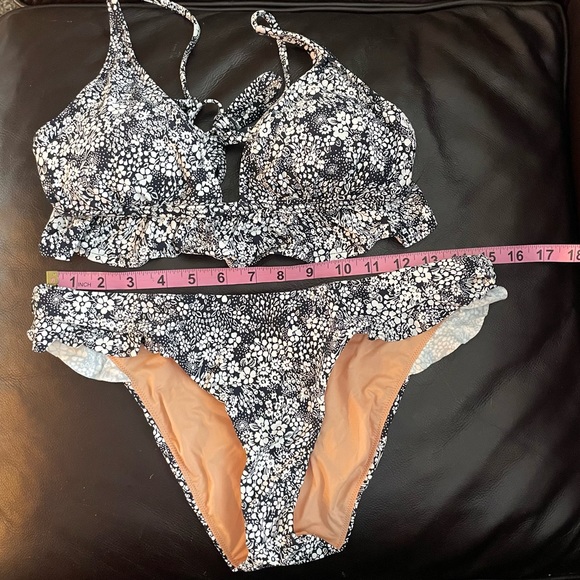 J Crew French Bikini Ruffle Top Bottom Set Navy White Valley Floral Size Medium - Picture 10 of 12